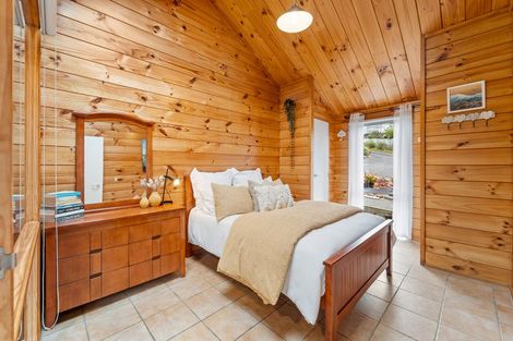 Photo of property in 38 Pacific Parade, Army Bay, Whangaparaoa, 0930