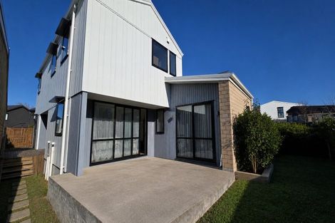 Photo of property in 15c Cessna Crescent, Mangere, Auckland, 2022
