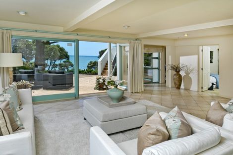 Photo of property in 32 Whitby Crescent, Mairangi Bay, Auckland, 0630