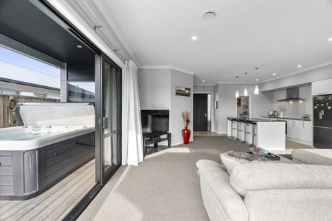 Photo of property in 130 Coast Boulevard, Papamoa Beach, Papamoa, 3118