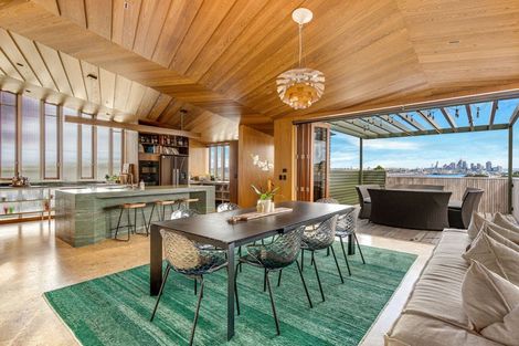 Photo of property in 19 Jubilee Avenue, Devonport, Auckland, 0624