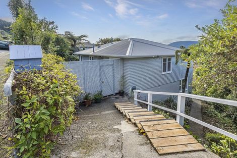 Photo of property in 11 Chester Road, Tawa, Wellington, 5028