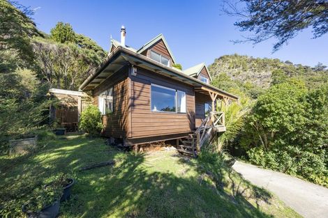 Photo of property in 165 Lone Kauri Road, Karekare, New Lynn, 0772