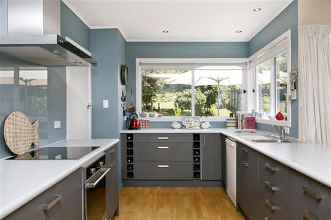 Photo of property in 14 Isobel Street, Acacia Bay, Taupo, 3330