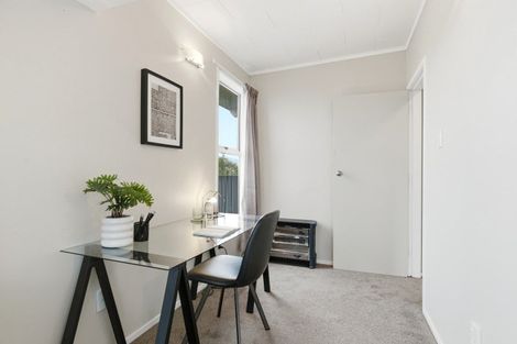 Photo of property in 10 Laurent Place, Kingston, Wellington, 6021