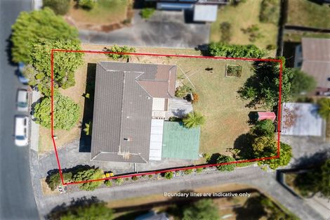 Photo of property in 35 Spence Road, Henderson, Auckland, 0612