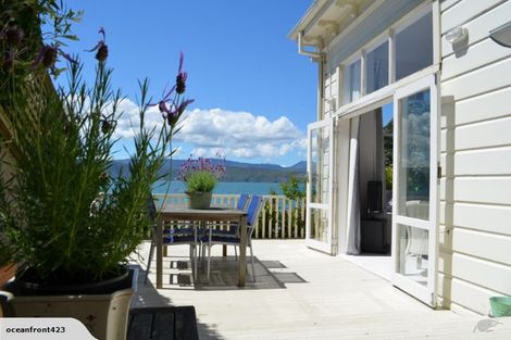 Photo of property in 387 Karaka Bay Road, Karaka Bays, Wellington, 6022