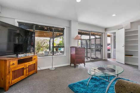 Photo of property in 84 Hetherington Road, Ranui, Auckland, 0612