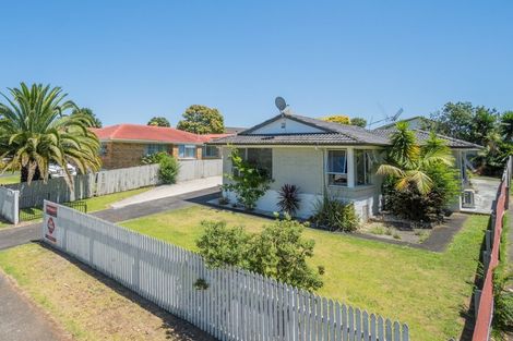 Photo of property in 19 Innismara Avenue, Wattle Downs, Auckland, 2103