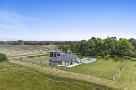 Photo of property in 14 Heatherlea Road West, Levin, 5575