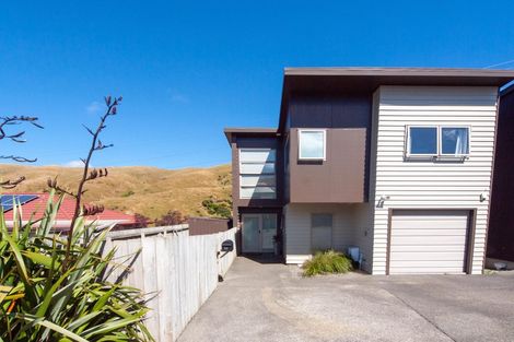 Photo of property in 23 Gifford Grove, Churton Park, Wellington, 6037
