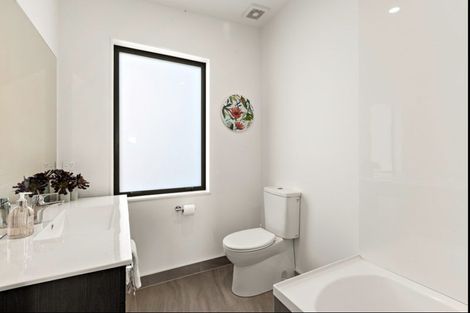 Photo of property in 8/52 High Street, Island Bay, Wellington, 6023