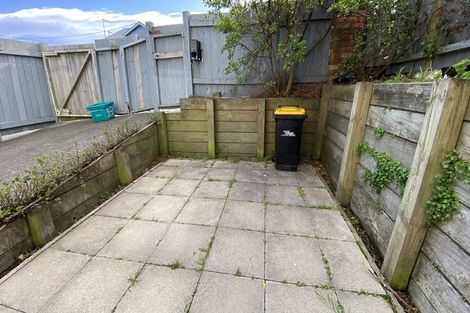 Photo of property in 39 Te Wharepouri Street, Berhampore, Wellington, 6023