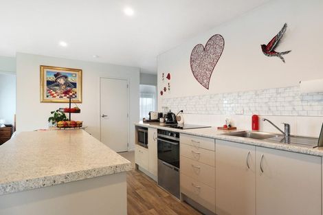 Photo of property in 11 Kamahi Crescent, Papamoa Beach, Papamoa, 3118