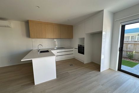 Photo of property in 3e Scanlen Terrace, Kelston, Auckland, 0602