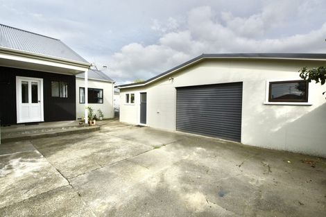 Photo of property in 2 Mckenzie Terrace, Carterton, 5713