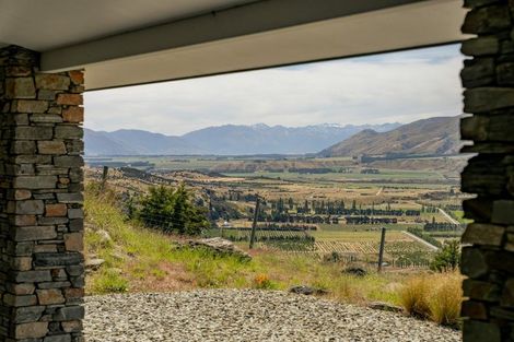 Photo of property in 51 Westreca Ridge Lane, Queensberry, Cromwell, 9383