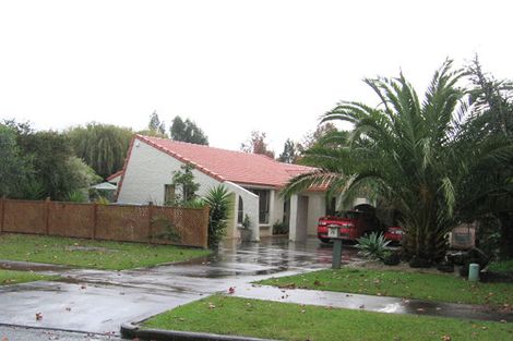 Photo of property in 16 Orinda Close, Botany Downs, Auckland, 2010