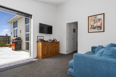 Photo of property in 28 Marion Crescent, Papamoa Beach, Papamoa, 3118