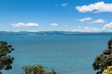 Photo of property in 2/33 Montgomery Avenue, Rothesay Bay, Auckland, 0630