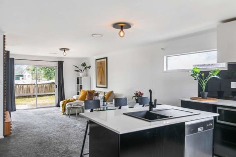 Photo of property in 6 Keryn Place, Opaheke, Papakura, 2113