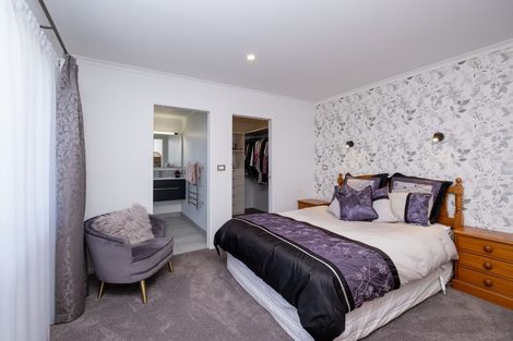 Photo of property in 12 Montague Grove, Stratford, 4332