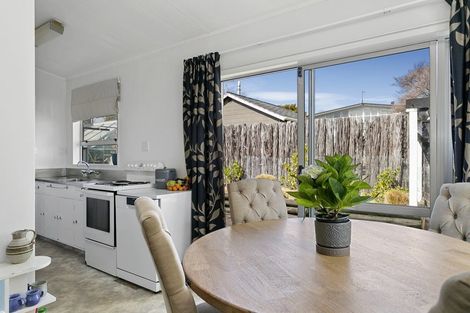 Photo of property in 1/4 Kereru Street, Two Mile Bay, Taupo, 3330