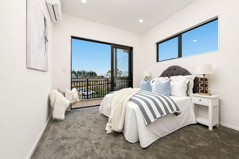 Photo of property in 26 Curtiss Circle, Hobsonville, 0618