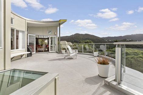 Photo of property in 5 Cavalry Close, Crofton Downs, Wellington, 6035