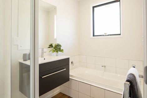 Photo of property in 5 Datum Way, Paraparaumu, 5032