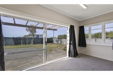 Photo of property in 5 Main North Road, Woodend, 7610