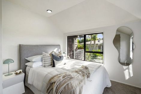 Photo of property in 1/21 Commodore Parry Road, Castor Bay, Auckland, 0620