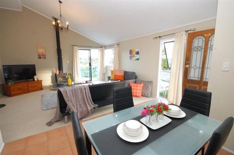 Photo of property in 2/28 Noeleen Street, Glenfield, Auckland, 0629