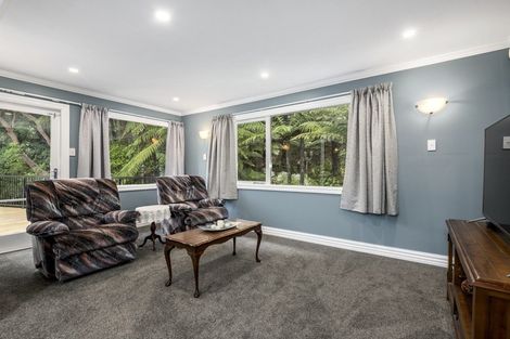 Photo of property in 57 Blue Mountains Road, Pinehaven, Upper Hutt, 5019