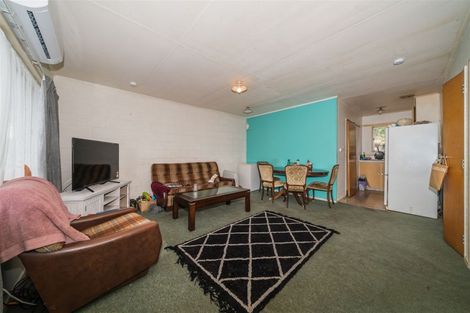 Photo of property in 8 Dahlia Street, Palmerston North, 4410