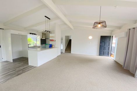 Photo of property in 74 Peach Road, Glenfield, Auckland, 0629
