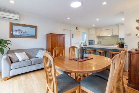 Photo of property in 15 Witbrock Crescent, Burnside, Christchurch, 8053