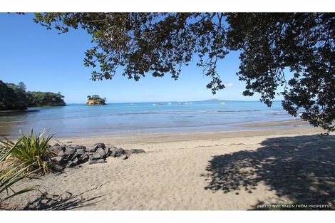 Photo of property in 1/964 Beach Road, Torbay, Auckland, 0630