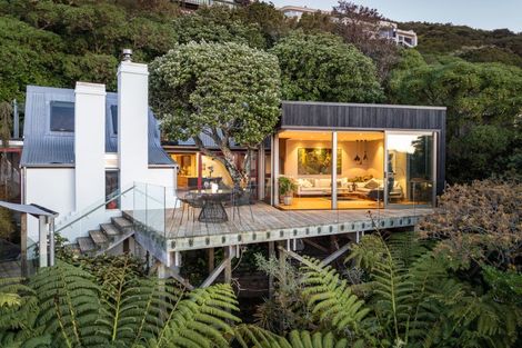 Photo of property in 77 Palliser Road, Roseneath, Wellington, 6011