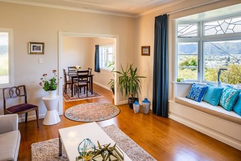 Photo of property in 15 Harbour View Road, Harbour View, Lower Hutt, 5010