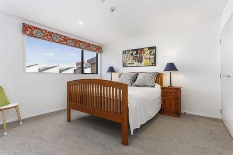 Photo of property in 78 Hobsonville Point Road, Hobsonville, Auckland, 0616