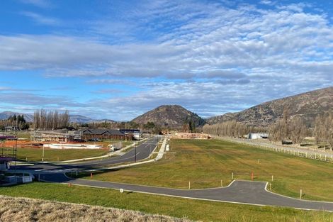 Photo of property in 23 Rubus Street, Wanaka, 9382