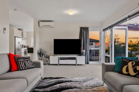 Photo of property in 52 Totara Road, Te Atatu Peninsula, Auckland, 0610