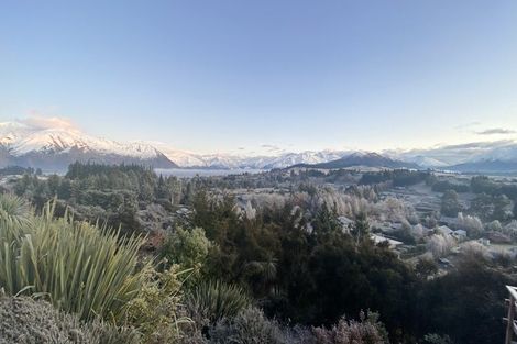 Photo of property in 8 Astral Rise, Wanaka, 9305
