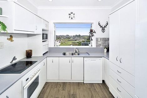 Photo of property in 40 Oxford Street, Te Puke, 3119