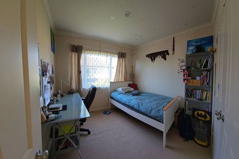 Photo of property in 4 Oswald Close, Flat Bush, Auckland, 2016