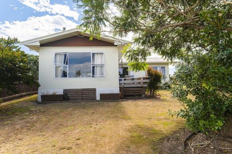 Photo of property in 14 Discovery Street, Tolaga Bay, 4077