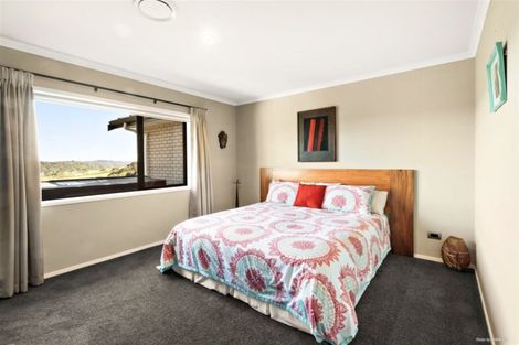 Photo of property in 81 Vaughans Road, Okura, Albany, 0792