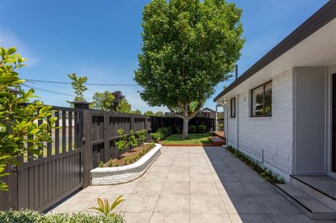 Photo of property in 2/97 Weston Road, St Albans, Christchurch, 8052