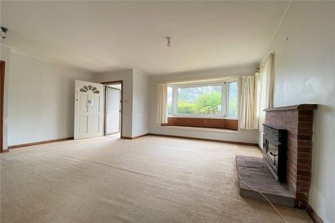 Photo of property in 35 Raleigh Road, Northcote, Auckland, 0627